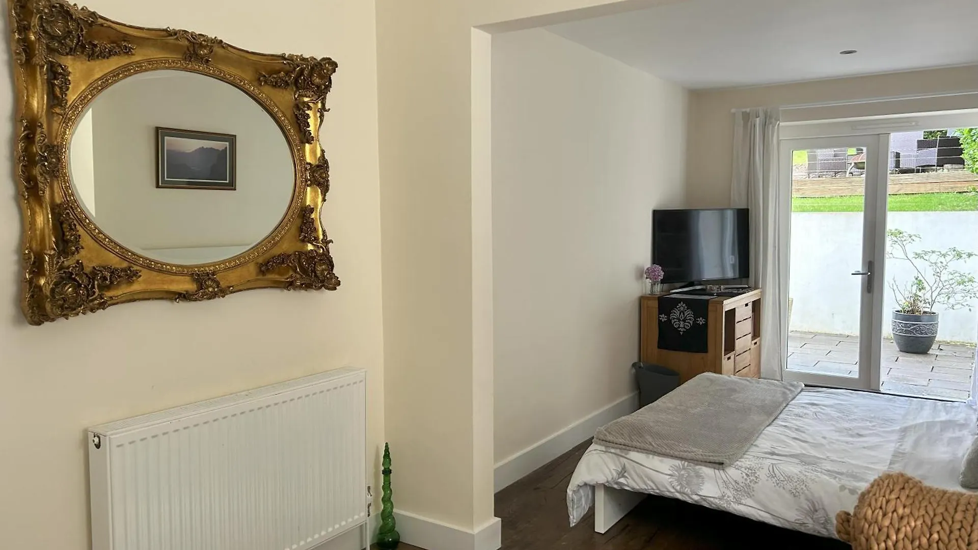 Guest house Sanctuary By The Sea With Large Room Including Lounge, Bathroom, Direct Garden Access & Free Parking Brighton
