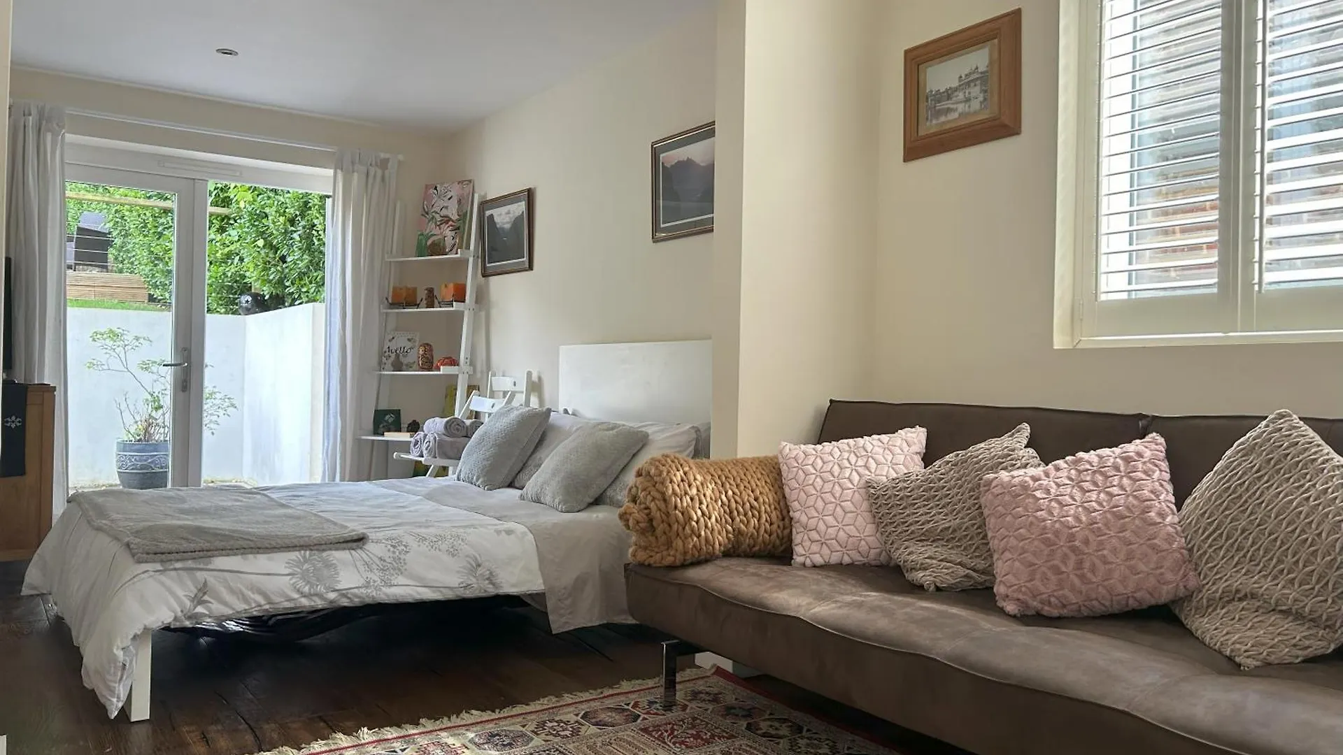 Sanctuary By The Sea With Large Room Including Lounge, Bathroom, Direct Garden Access & Free Parking Brighton 0*,
