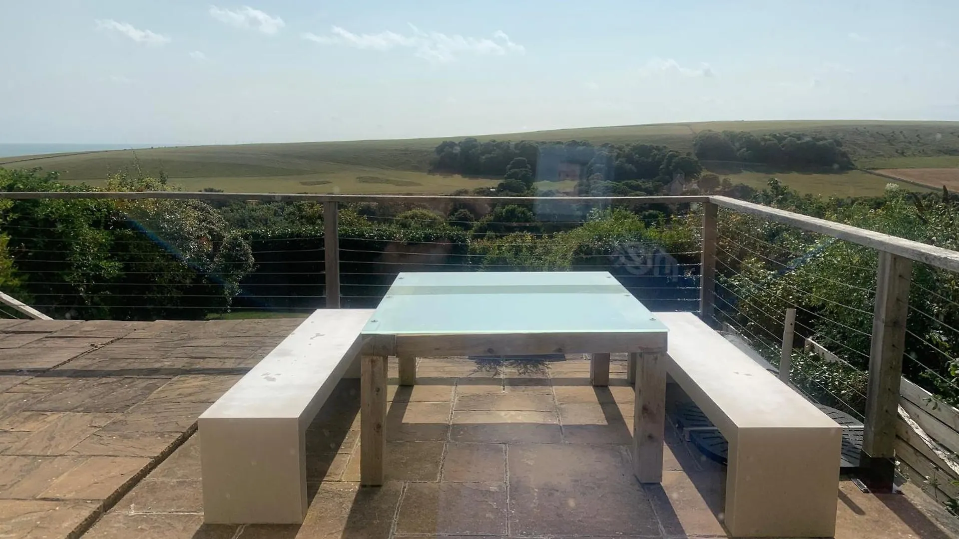 Sanctuary By The Sea With Large Room Including Lounge, Bathroom, Direct Garden Access & Free Parking Hove