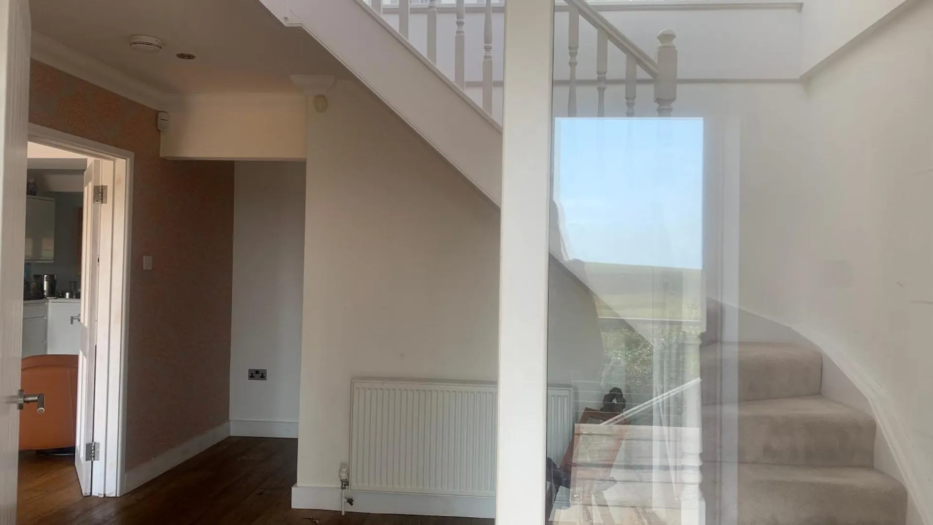 Sanctuary By The Sea With Large Room Including Lounge, Bathroom, Direct Garden Access & Free Parking Hove