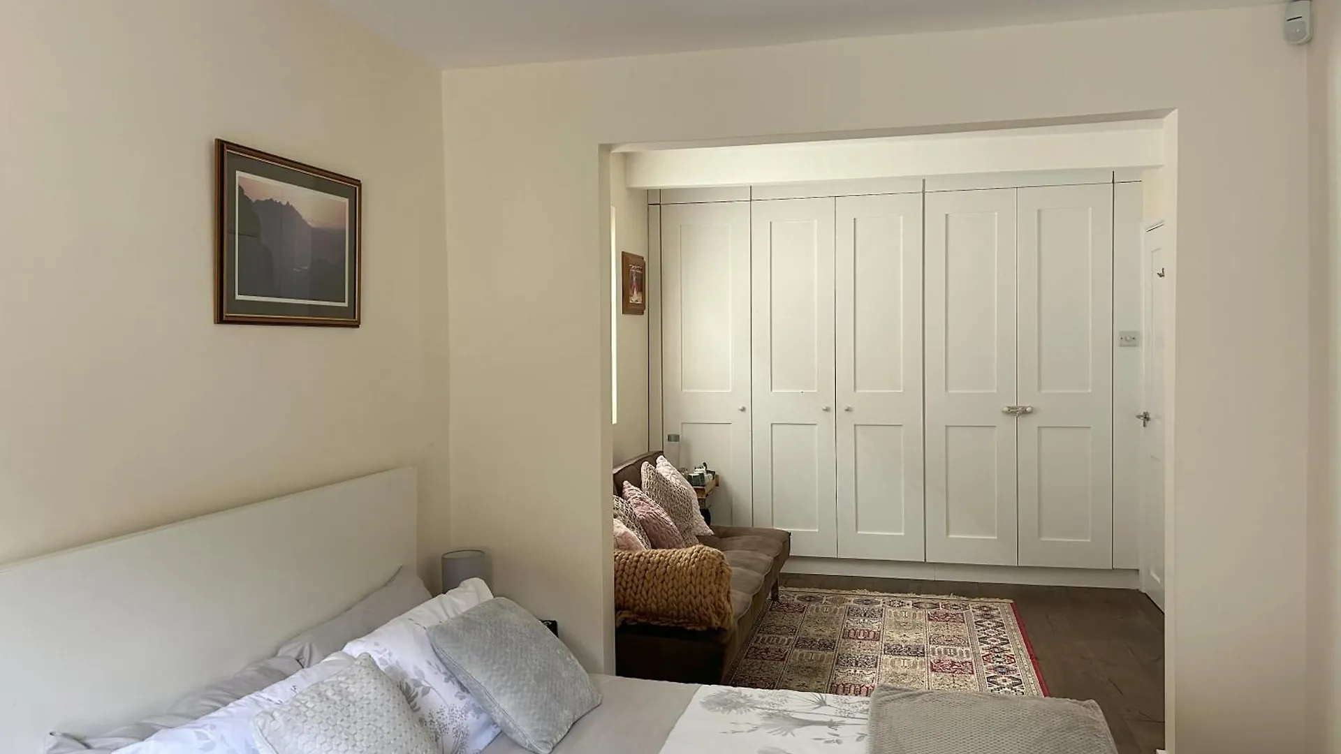 Sanctuary By The Sea With Large Room Including Lounge, Bathroom, Direct Garden Access & Free Parking Hove Regno Unito